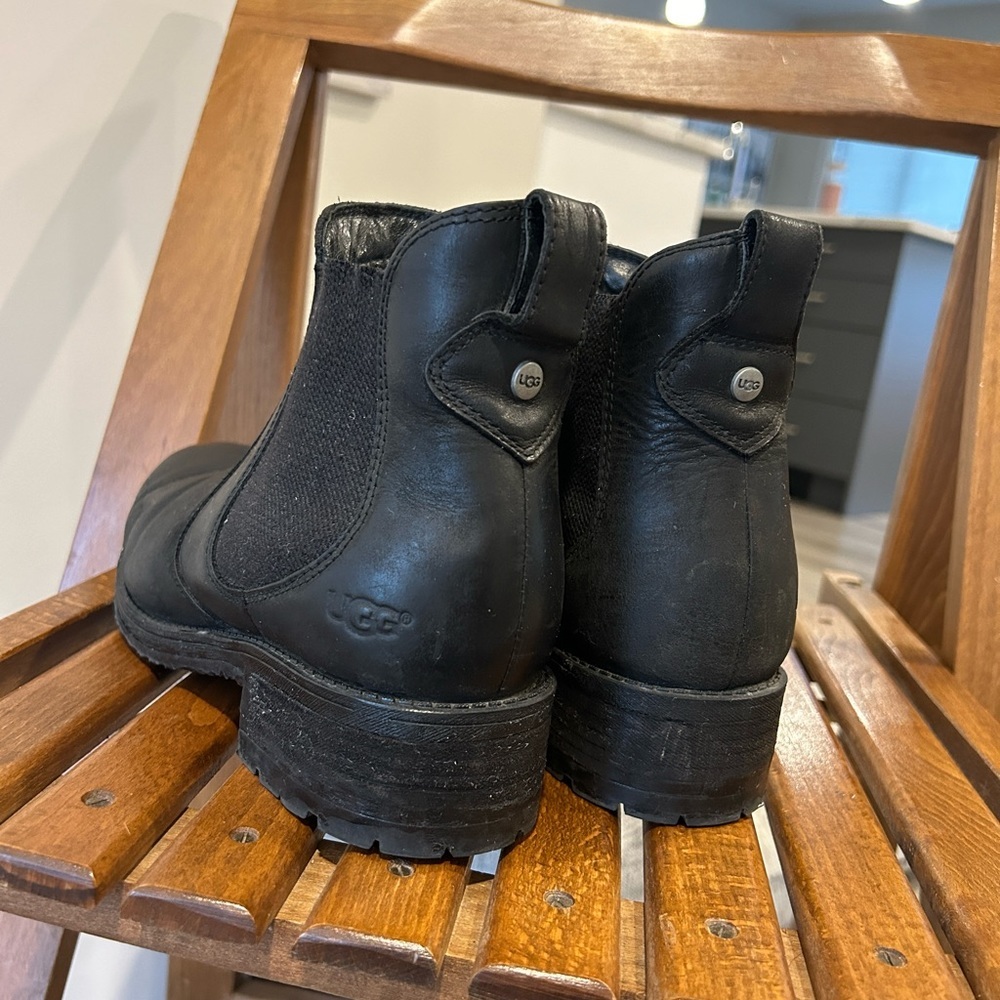 UGG Women's Bonham Ankle Boot Black Leather size 8 - Picture 4 of 9